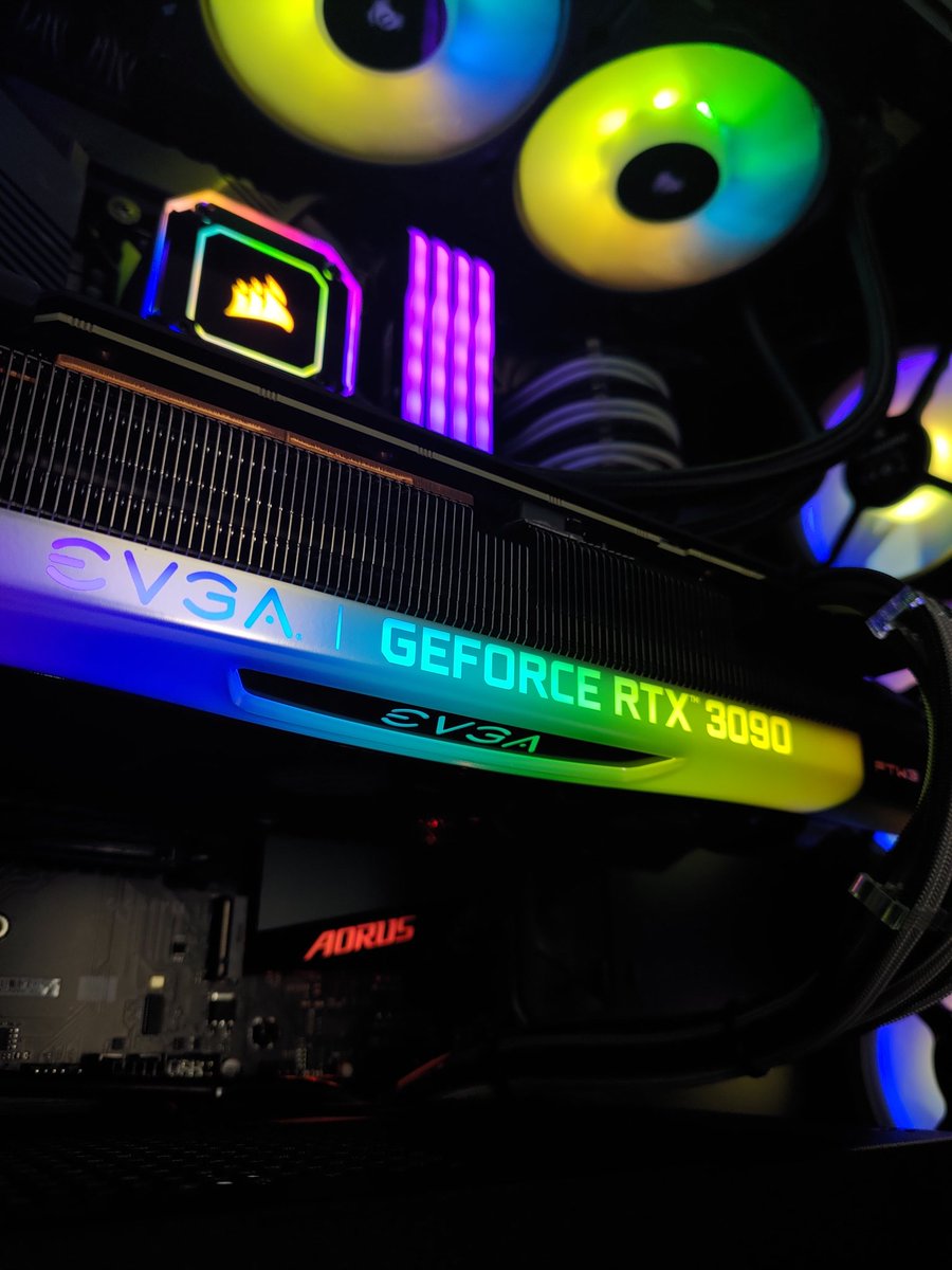 GoodGamingPC's tweet image. New @EVGA + @CORSAIR builds in the massively awesome obsidian series :)