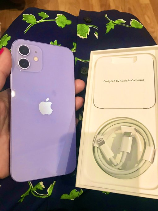 You guys I just got my new phone set up and it&rsquo;s beautifullllll 😍🎉 https://t.co/Gch1T3gvKj<a href="/tag/pokemongo"class="tags"><span>#pokemongo</span></a>