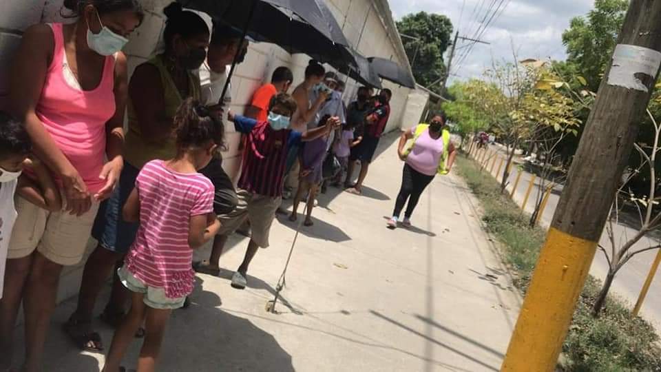 Shibabudz_Cst's tweet photo. En #Orden Más de 400 almuerzos Diarios se entregan a familias en su mayoría afectadas por Eta y Iota en las instalaciones del Estadio @JuanOrlandoH de nuestras comunidades!! #SPSSolidaria @acalidoniohn @MuniSPS0501 @Presidencia_HN     #OperacionNoEstanSolos https://t.co/LXJWUqIOcE