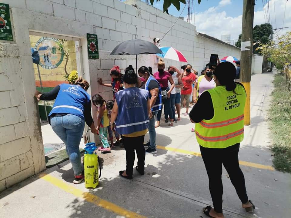 Shibabudz_Cst's tweet photo. En #Orden Más de 400 almuerzos Diarios se entregan a familias en su mayoría afectadas por Eta y Iota en las instalaciones del Estadio @JuanOrlandoH de nuestras comunidades!! #SPSSolidaria @acalidoniohn @MuniSPS0501 @Presidencia_HN     #OperacionNoEstanSolos https://t.co/LXJWUqIOcE