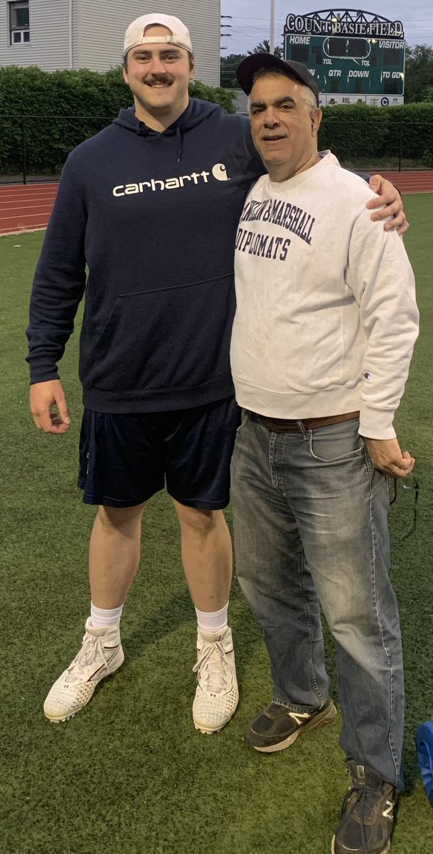 The Lab is open for business!  Had a great night with <a href="/BenPetrula/">Benjamin J. Petrula</a> working O-line technique.  Back to basics, they never fail.  @CoachJeffHafley