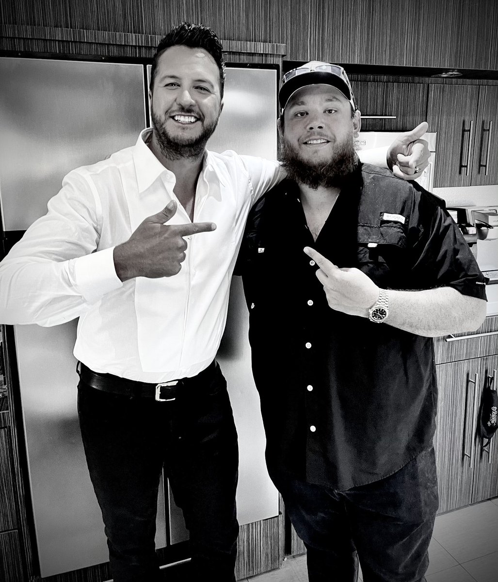Met another guy named Luke last night. Pretty cool dude. @LukeBryanOnline