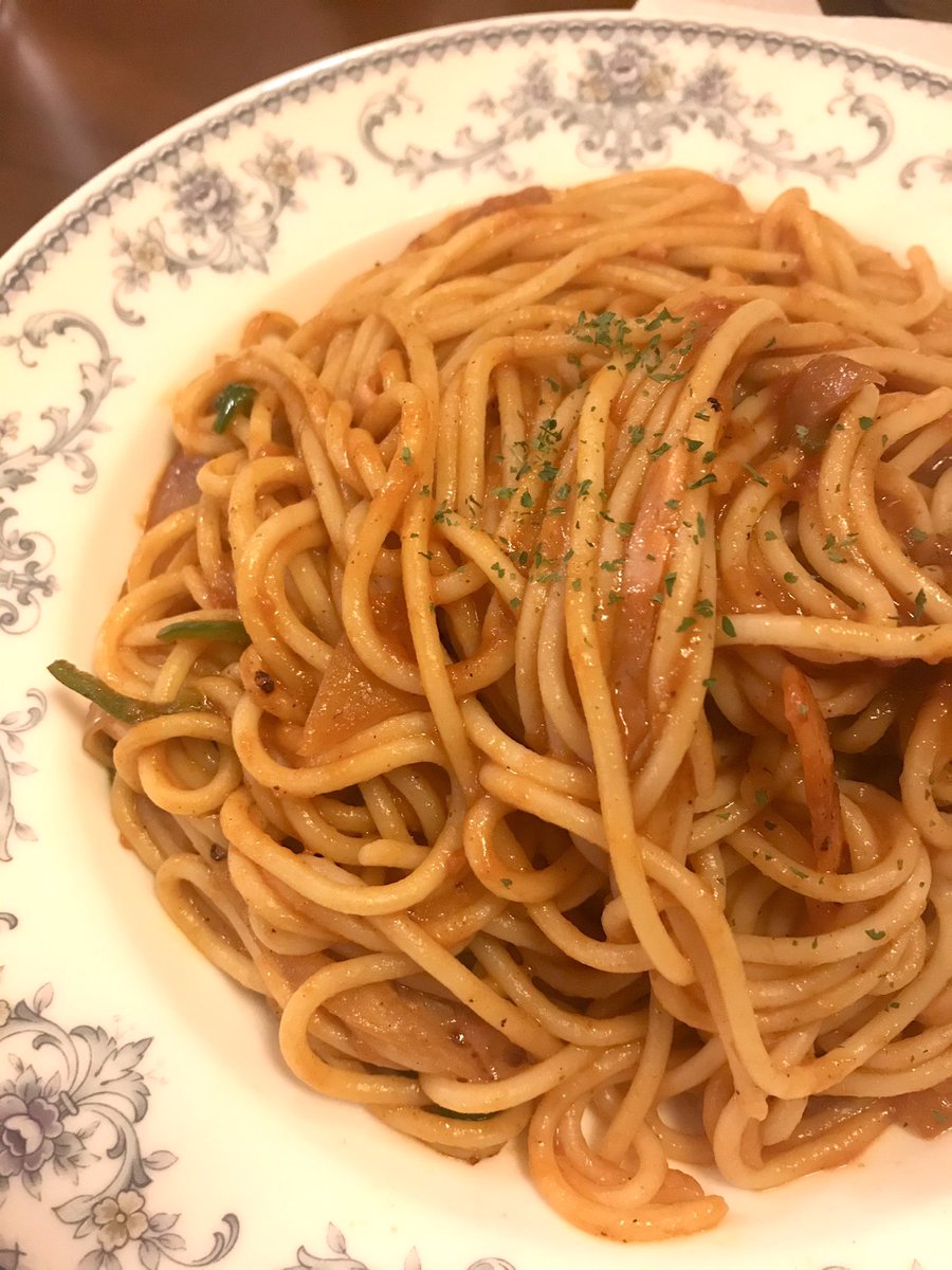 hama_melis's tweet photo. 美味しい洋食&amp;喫茶のお店「サンポー」さん行ってきたよ(´･ω･`)
50年近く大切に使われている食器類も魅力的(´･ω･`)太麺のナポリタンにカレールー別容器ってテンション上がる(´･ω･`)
#上田めし https://t.co/OyMroxnPdj
