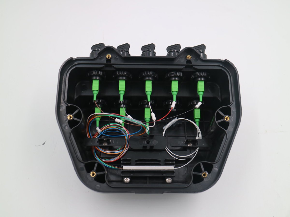 Alisa54677617's tweet image. 10 Port Huawei Mini SC NAP Termination Box Complete with 1 pcs 1x8 Mini PLC Splitter, it also can load with Hybrid Splitter 1x2 Unbalanced FBT Splitter and 1x8 Mini PLC Splitter. Any interest please contact me for more information: alisa@springoptic.com
#huawei #minisc #NAPbox