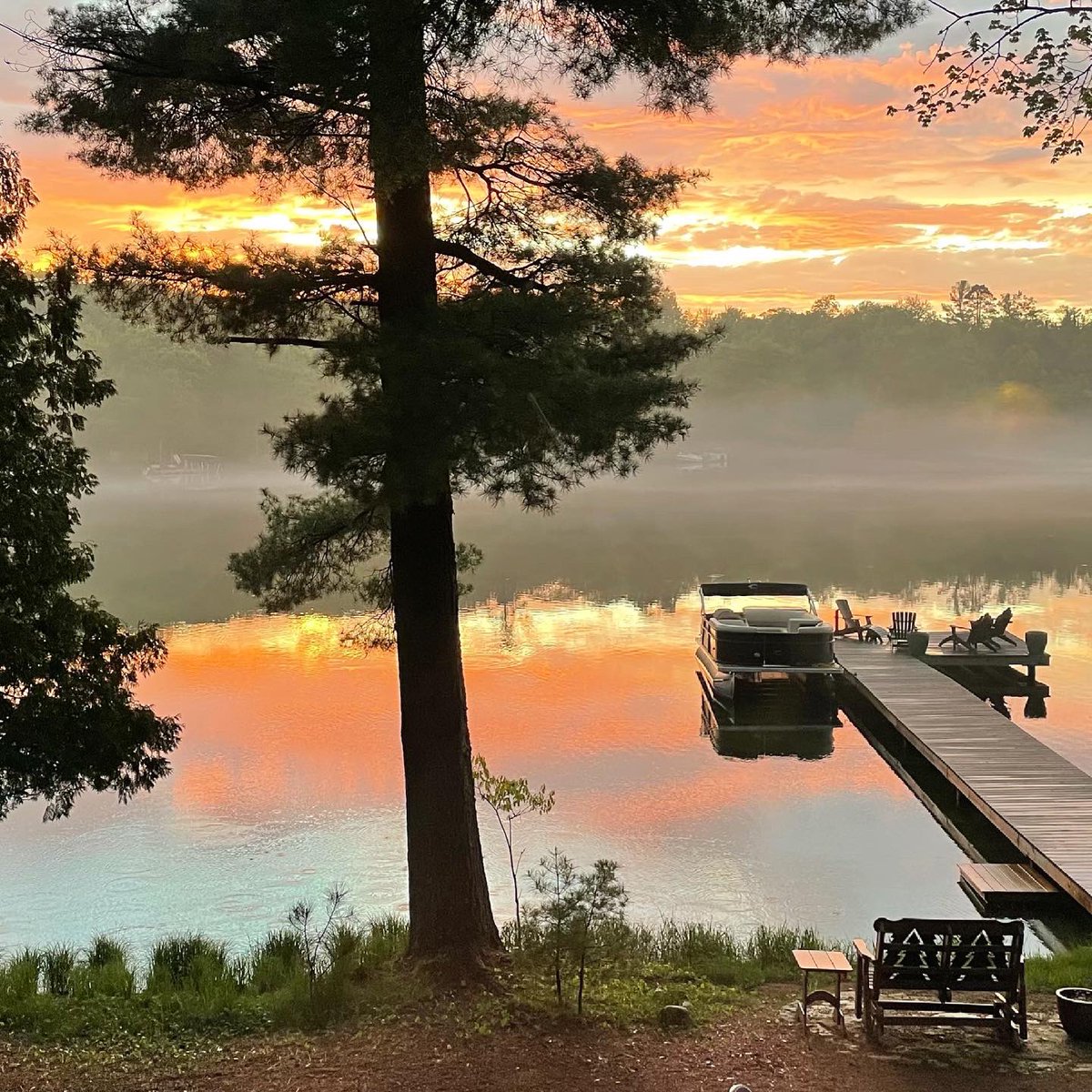 DickLeinie's tweet photo. God paints on a special canvas here in @eagleriverwis @VilasCounty https://t.co/nDTu9tXcNN