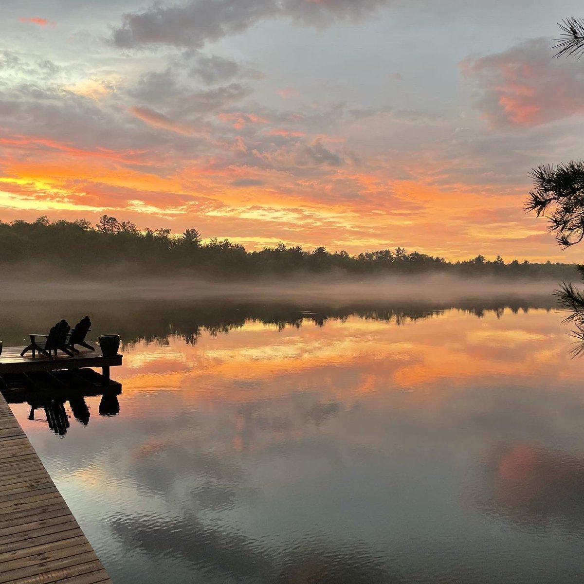 DickLeinie's tweet photo. God paints on a special canvas here in @eagleriverwis @VilasCounty https://t.co/nDTu9tXcNN