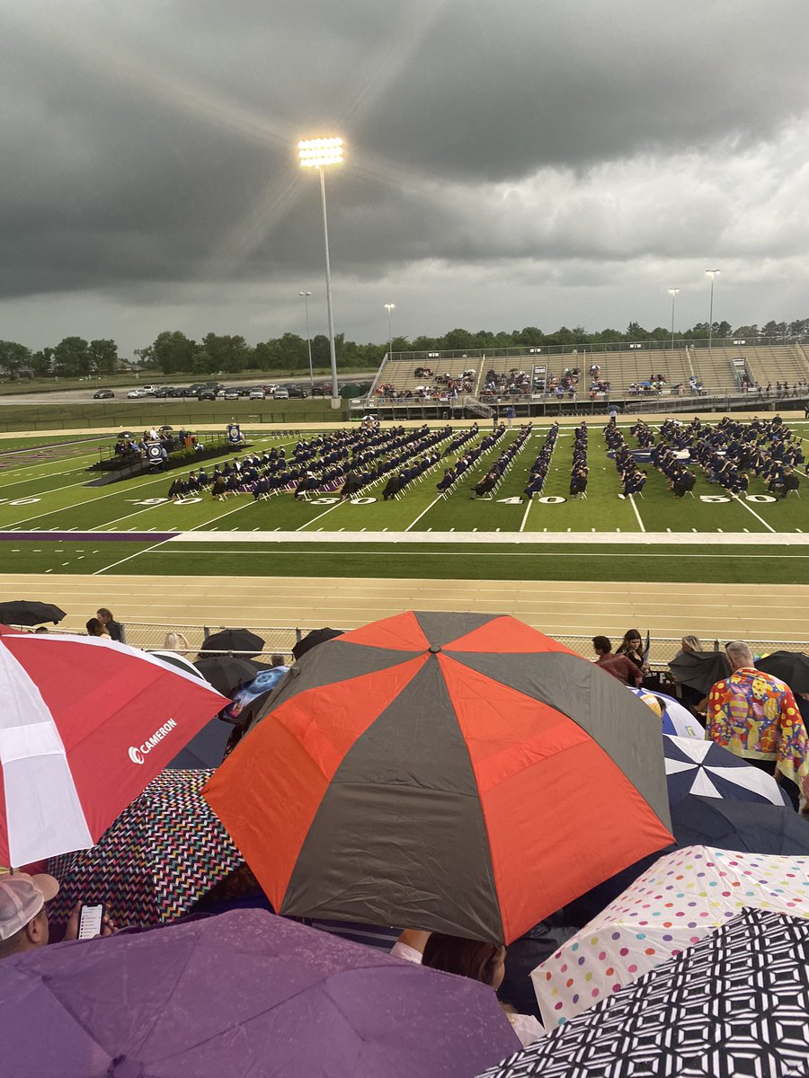 nursepmilli's tweet photo. They say when it rains on your wedding day it is good luck.  I’m thinking the same holds true for graduation.  Congratulations class of 2021.  👩‍🎓 👨‍🎓 #lakecreeklions #bestyear3 #Classof2021 https://t.co/N1ibM59a7N