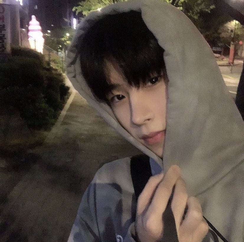 jinnuyhhyu's tweet photo. หล่อมากกก😭
#라우드 #kimdaehee #김대희 #loud https://t.co/l32AeA1NuF