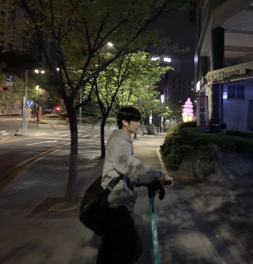 jinnuyhhyu's tweet photo. หล่อมากกก😭
#라우드 #kimdaehee #김대희 #loud https://t.co/l32AeA1NuF