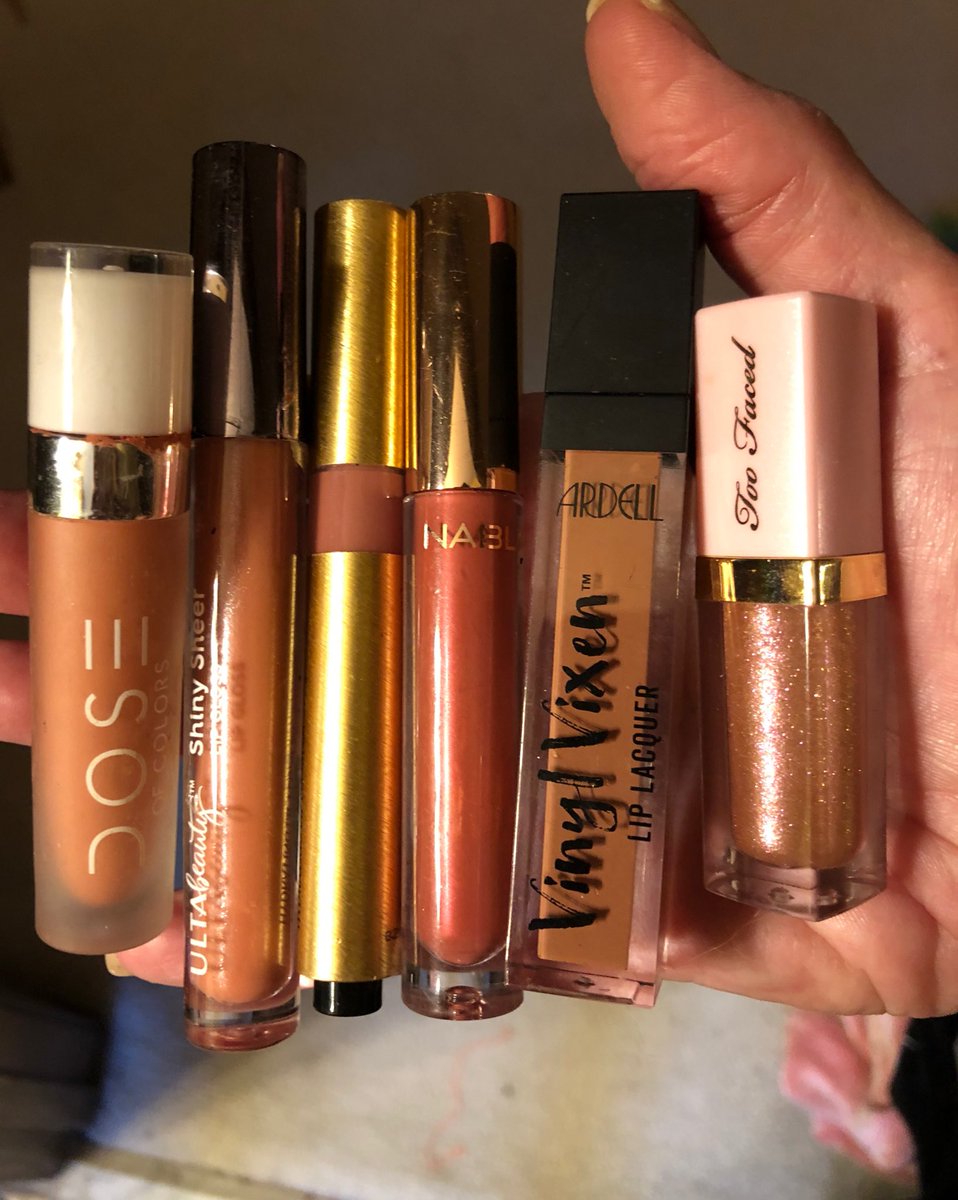 catfaninthevill's tweet photo. Ok, so itโs officially...LIP GLOSS SEASON! Got these guys literally a year ago and couldnโt wear them for obvious reasons...until now!! Woo-hoo! ๐คฃ #LipsOut https://t.co/gfglisUs0v