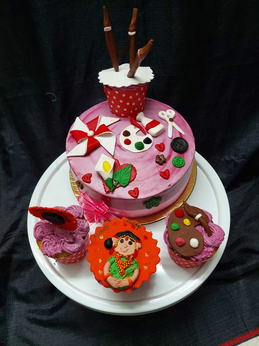 hellomrbhatt's tweet photo. This #mangochocolate flavour cake is a surprise gift from a husband to his art & craft lover wife. @chandnidbhatt1 baked this #cake using the fresh #Ratnagiri Hafus. Just like husband’s pure and unadulterated love the cake has no artificial flavours and colours in frosting. https://t.co/OkFv9mpwor