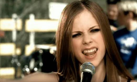 19 años de una de las canciones y videos más exitosos de los últimos tiempos: ‘Complicated’ de Avril Lavigne bit.ly/338iI0m