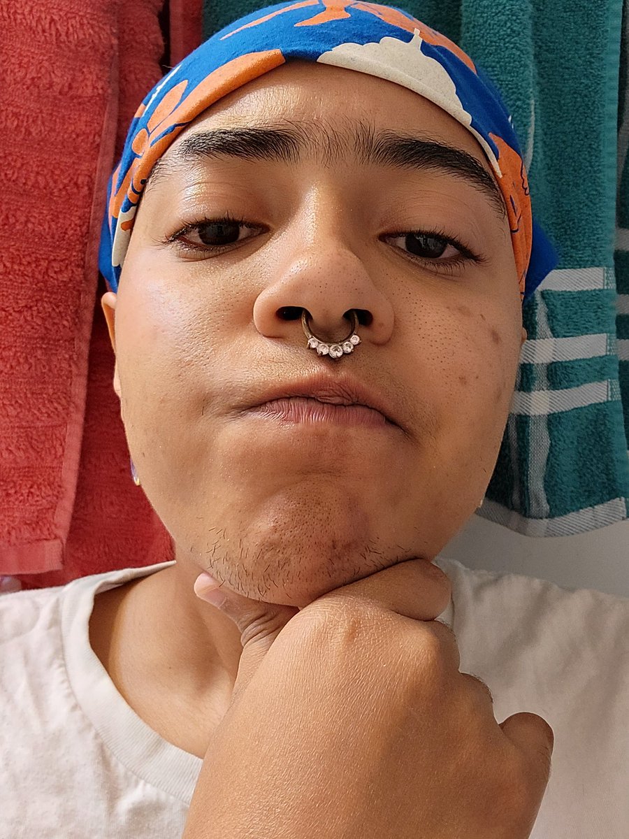 magikbeanshop's tweet photo. My stubble is coming in quite nicely and i was going to try to do it myself BUT I'm a baby and had to have my partner help me, the tummy is the way to go 👍🏽
#lanimumbles #Tdiary #transmasc https://t.co/plsosf3GTX