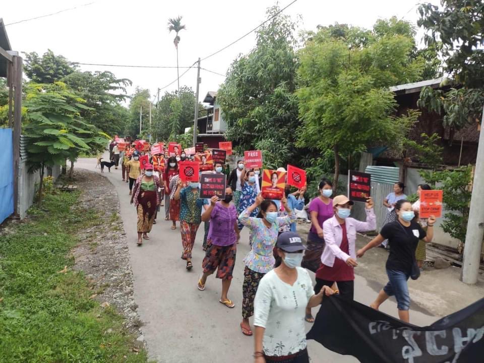 Civillians in Kale tsp,Sagaing are marching in the streets to protest against military coup this morning. 
#May25Coup 
#WhatsHappeningInMyanmar