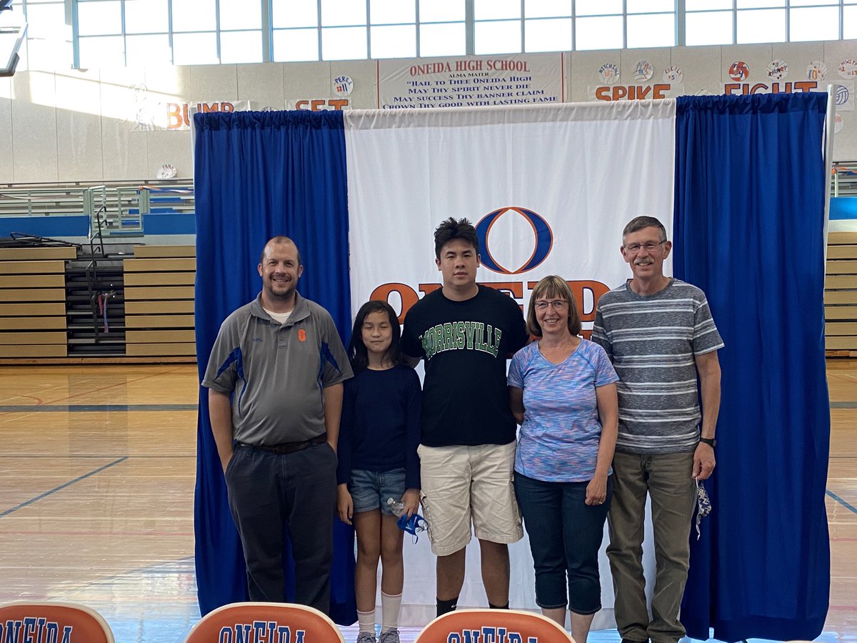 SportsOneida's tweet image. Our seniors have achieved their success with support from their coaches and families.  We were honored to celebrate with them!