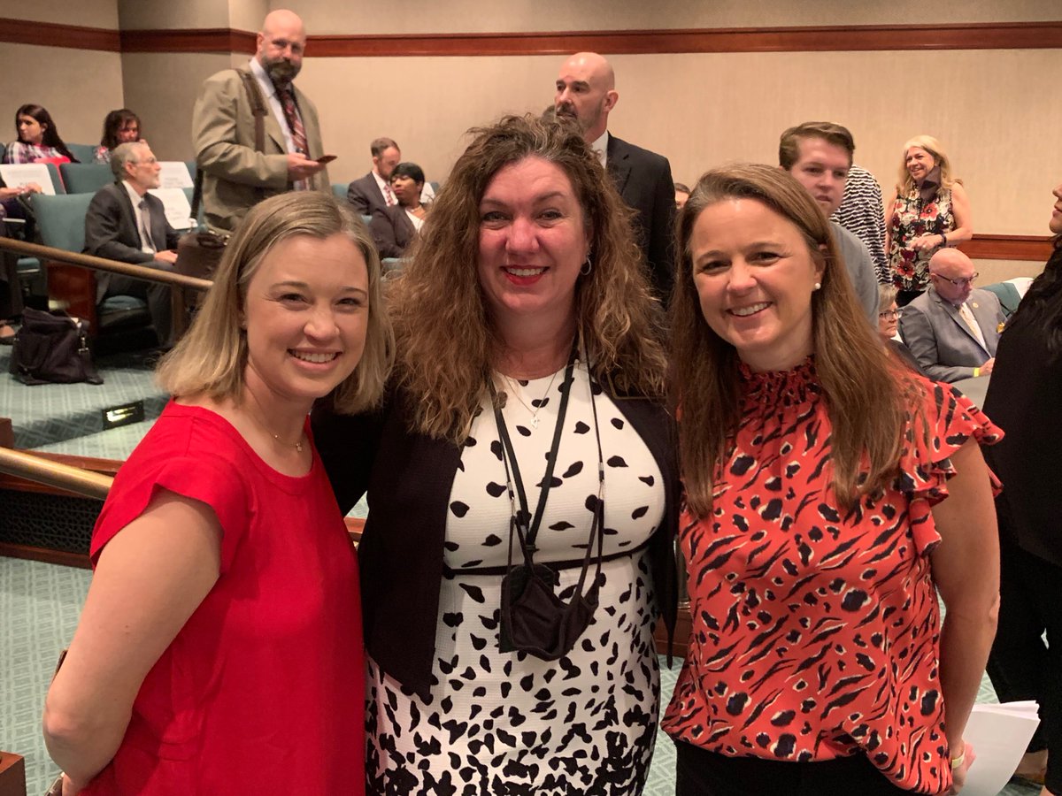 rholmestx's tweet photo. #HB3880 passed the House 143-0. Let’s go Senate! Join  @AudreyYoung73 and 1,000s of Texas parents &amp; kids to get this bill to the finish line!
#txlege @LtGovTX @GregAbbott_TX @DyslexiaToday
@EmpowerDyslexia @DyslexiaInitiative @Moms4FAPE @1in5advocacy https://t.co/vJkmBlooCA