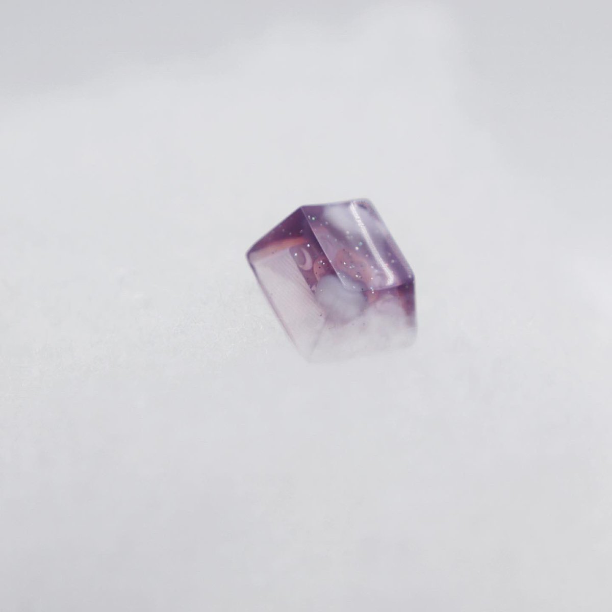 morganlelayne's tweet photo. After a few weeks of doing work behind the scenes to really improve the technical quality and consistency of my keycaps, I can finally show off the first of what I hope to be a series called Elysium. Dusk, in the series, will go up for raffle sale on Wed, May 25 at 12pm PDT https://t.co/4w6JbXBT82