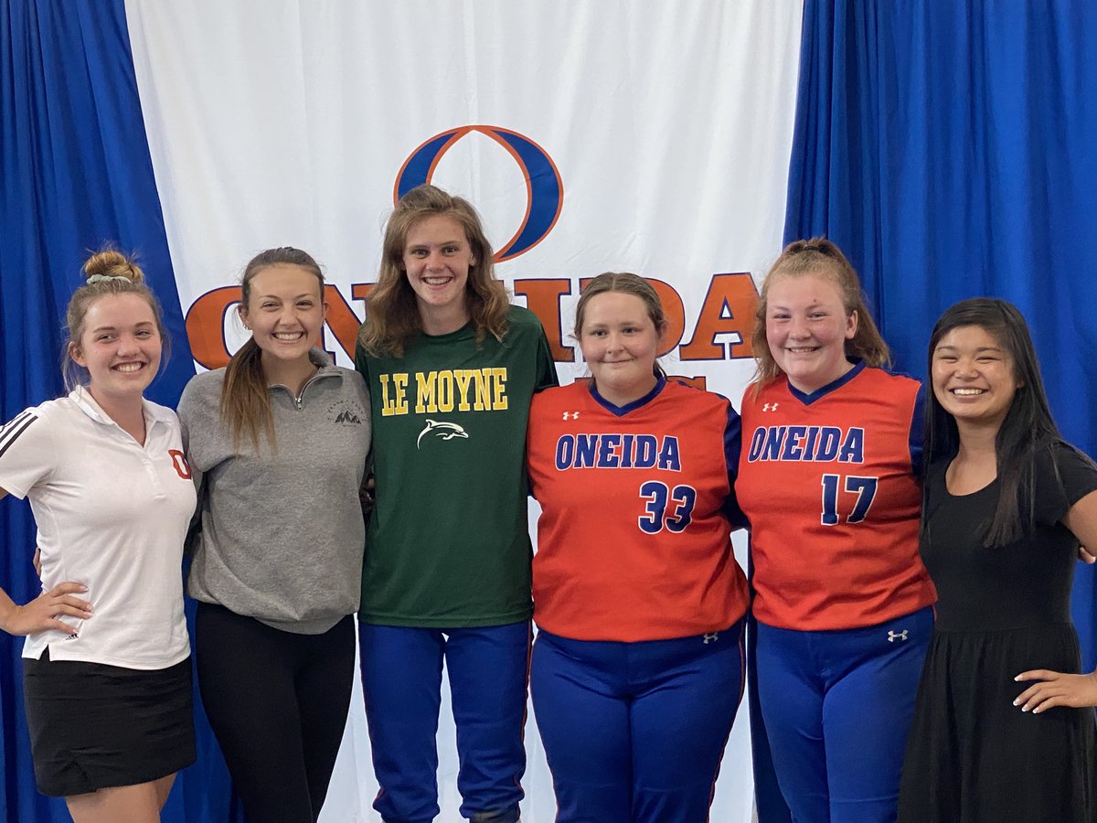 SportsOneida's tweet image. After practices and games their teammates and classmates joined the celebration!  #oneidastrong