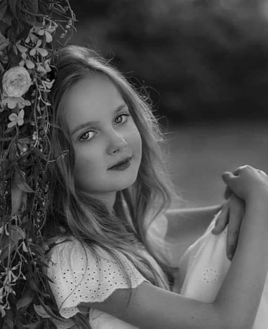 js1__'s tweet image. -
نصف جمال الإنسان في لسانه والنصف الآخر في عقله ..
اما الوجه فليس أكثر من غلاف يبلى مع الزمن....!!

 #الجمال_الحقيقي_هو