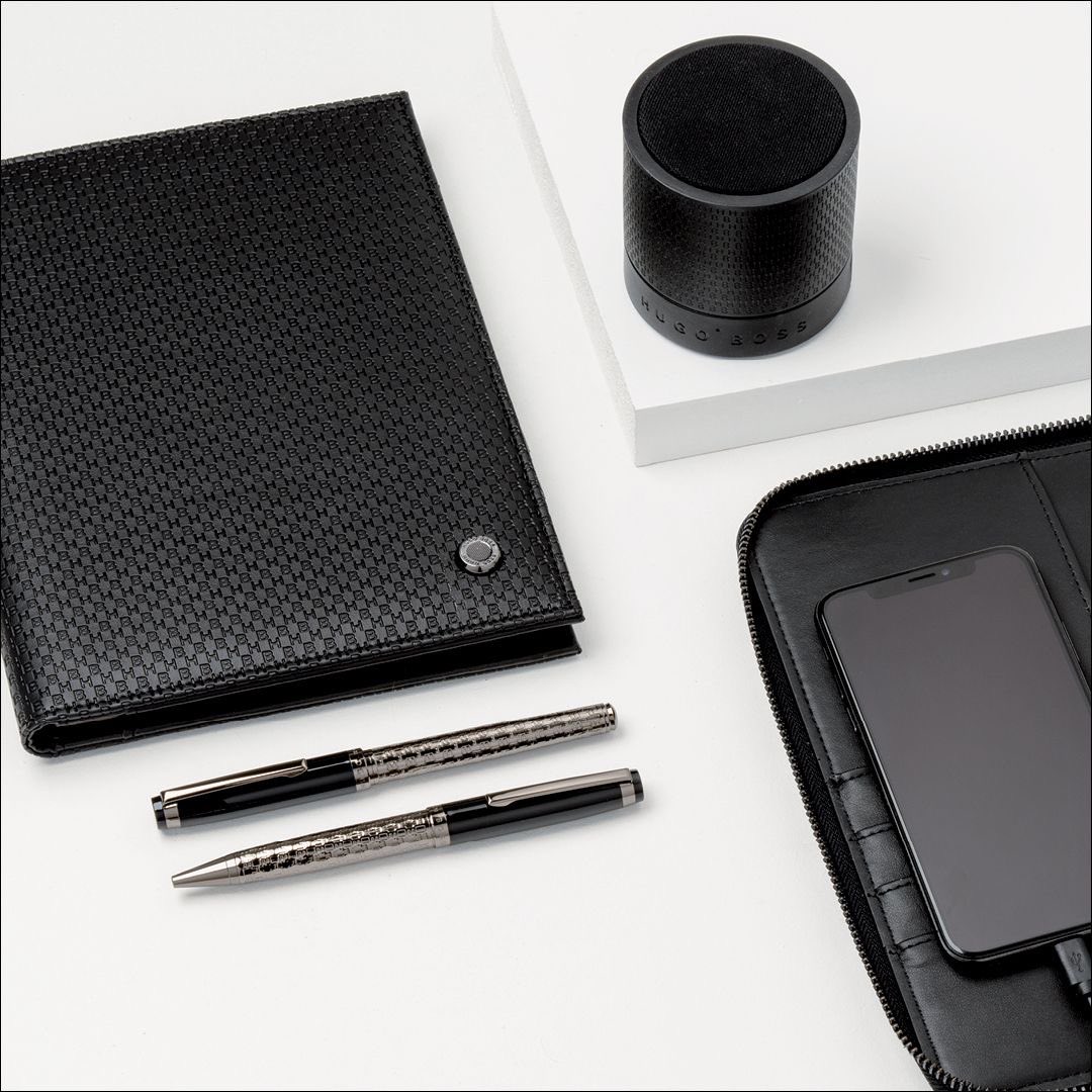 info_TICKEY's tweet photo. Il est temps d’assortir vos essentiels. Restez toujours bien équipés. Passez vos commandes chez TICKEY.
#TICKEY #travail #work #working #communication #communicationdigitale  #communicationparlobjet #entreprise #digital #marketing #marketeur #performing #luxe  #motivation https://t.co/uJeRr7Uy4b