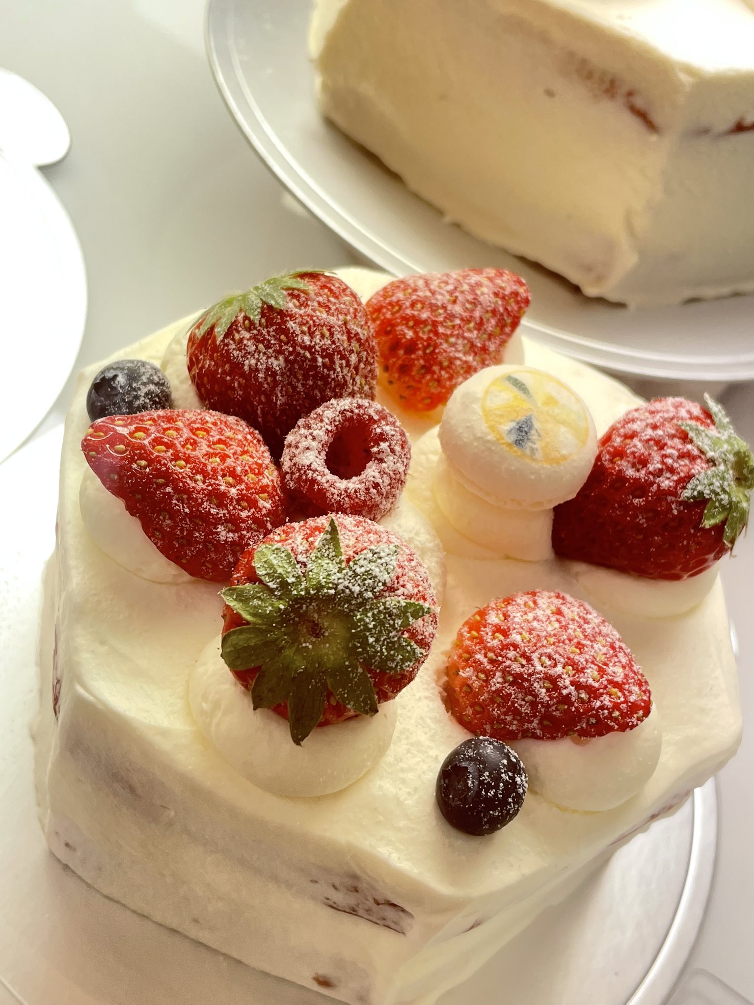 タトル明大前洋菓子店 だんだんと暑くなって参りました が 本日も沢山のケーキと共に元気にお待ちしております 記念日の ケーキ やオーダーの物も承っております お気軽にご相談ください 明大前 タトル明大前洋菓子店 世田谷スイーツ