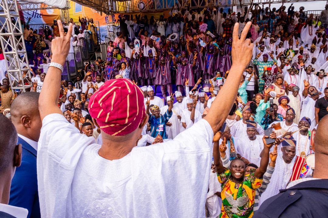 Happy 64th Birthday, Ogbeni <a href="/raufaregbesola/">Rauf Aregbesola</a> 
📷 @itsdolapojulius 
<a href="/abdkabir/">Kabir</a>