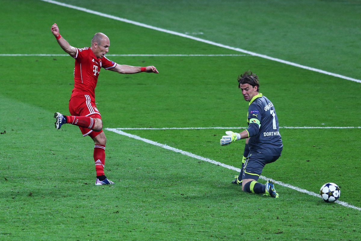 FCBayernEN's tweet photo. 8 years ago today 😍🏆

#MiaSanMia @ArjenRobben https://t.co/DKUR8AHWVs
