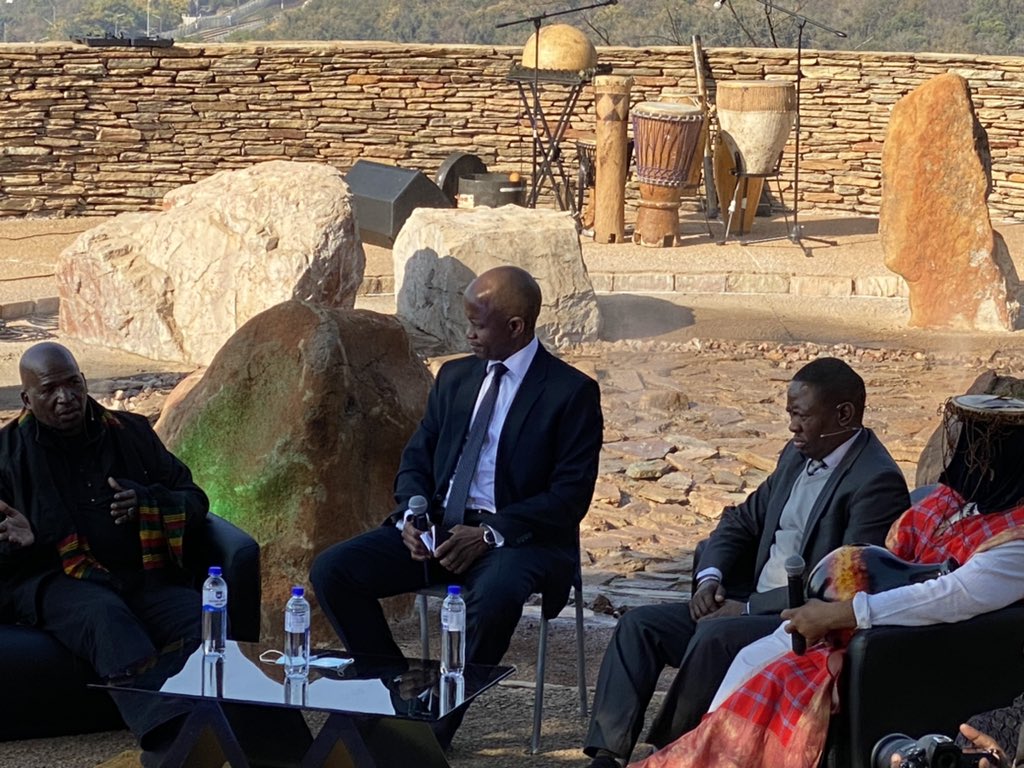 silencing_guns's tweet photo. Join us NOW https://t.co/EnJuCzYpv9 to listen the conversation  “How well has South Africa optimised the use of ICT to sustain service delivery during COVID-19 pandemic conditions, including lessons learned to inform future ICT implementations?” https://t.co/8830J7C4QC