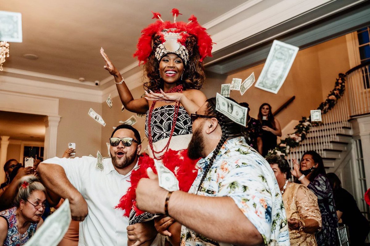 UnkoJD's tweet photo. My trip to the Carolinas was this good! I Love our culture! #SAMOA meets the #TheSOUTH.... #Afakasi #WeddingCrashers #QueenCity #CharLIT #Taualuga #SivaSamoa #Aeto #ViiOPagoPago #SAMOA #ASUEGA https://t.co/wGzjAqRBp0