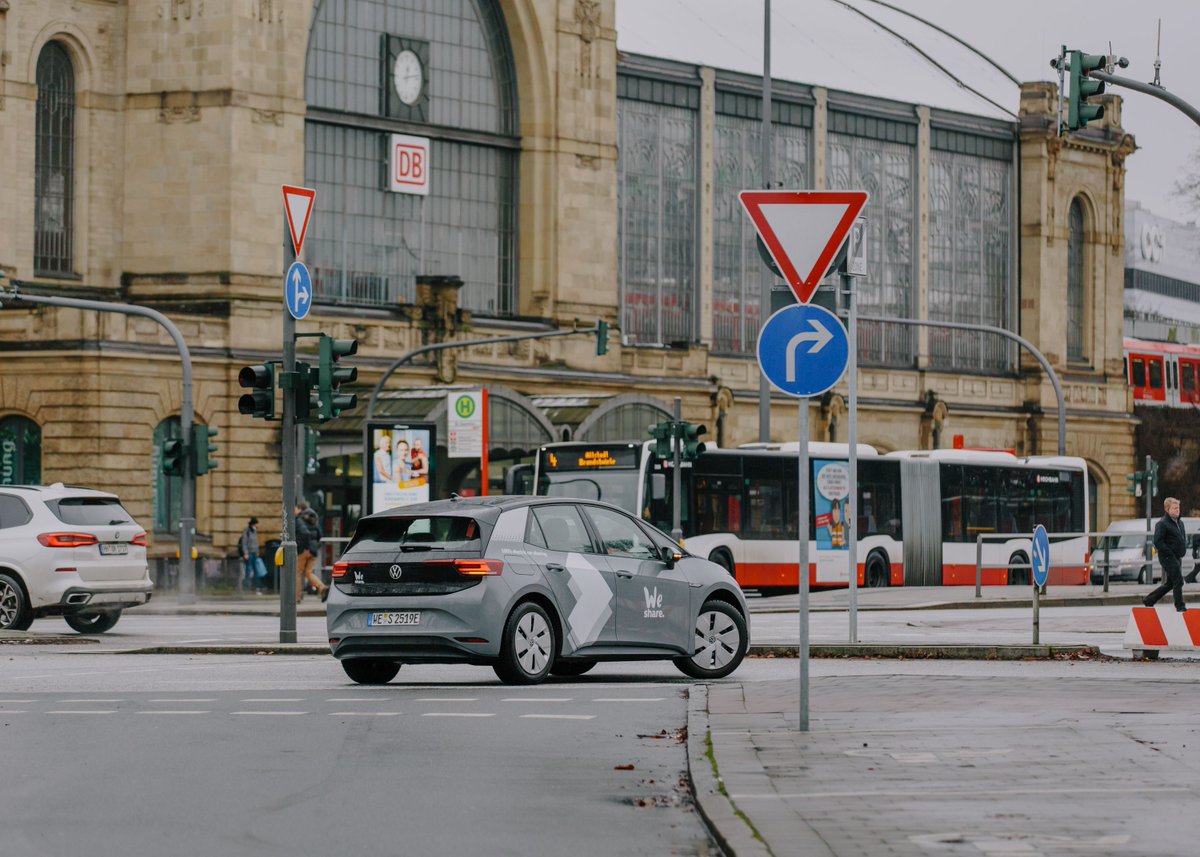 Volle E-Power für #Hamburg. Ab sofort sind wir mit der gesamten Flottenstärke von 800 ID.3 auf den Straßen der Hansestadt vertreten. Hol dir die App, um unsere 100%- elektrische Flotte auf für deine nächste Fahrt nutzen zu können:
➡️we-share.io