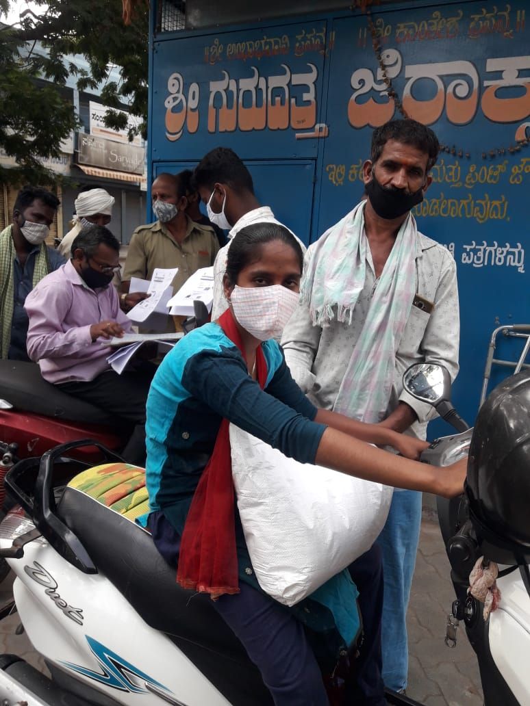 APD_India's tweet photo. APD continues with #COVIDRelief measures. Distributed 23 ration kits to people with spinal cord injury #PWSCI through Sadana, Manasa Charitable Trust, #Davanagere. Thank you to our partners for joining hands in the relief work. Support APD: https://t.co/854m58zxLT
#TogetherWeCan https://t.co/RN45DNcRXq