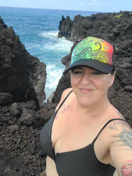Back in Vegas 😭 Take me back to Maui https://t.co/XEPazAlIER<a href="/tag/mvsales"class="tags"><span>#mvsales</span></a>