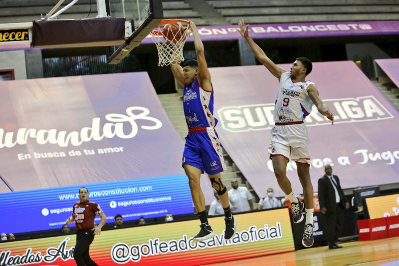 _lacaimanera's tweet photo. 🏀🏆 #Superliga #SLBxLC
🇻🇪 Jhornan Zamora: el punto de exclamación.
14 puntos
9 rebotes
📸 @SuperligaVen. https://t.co/F7Hzv891az