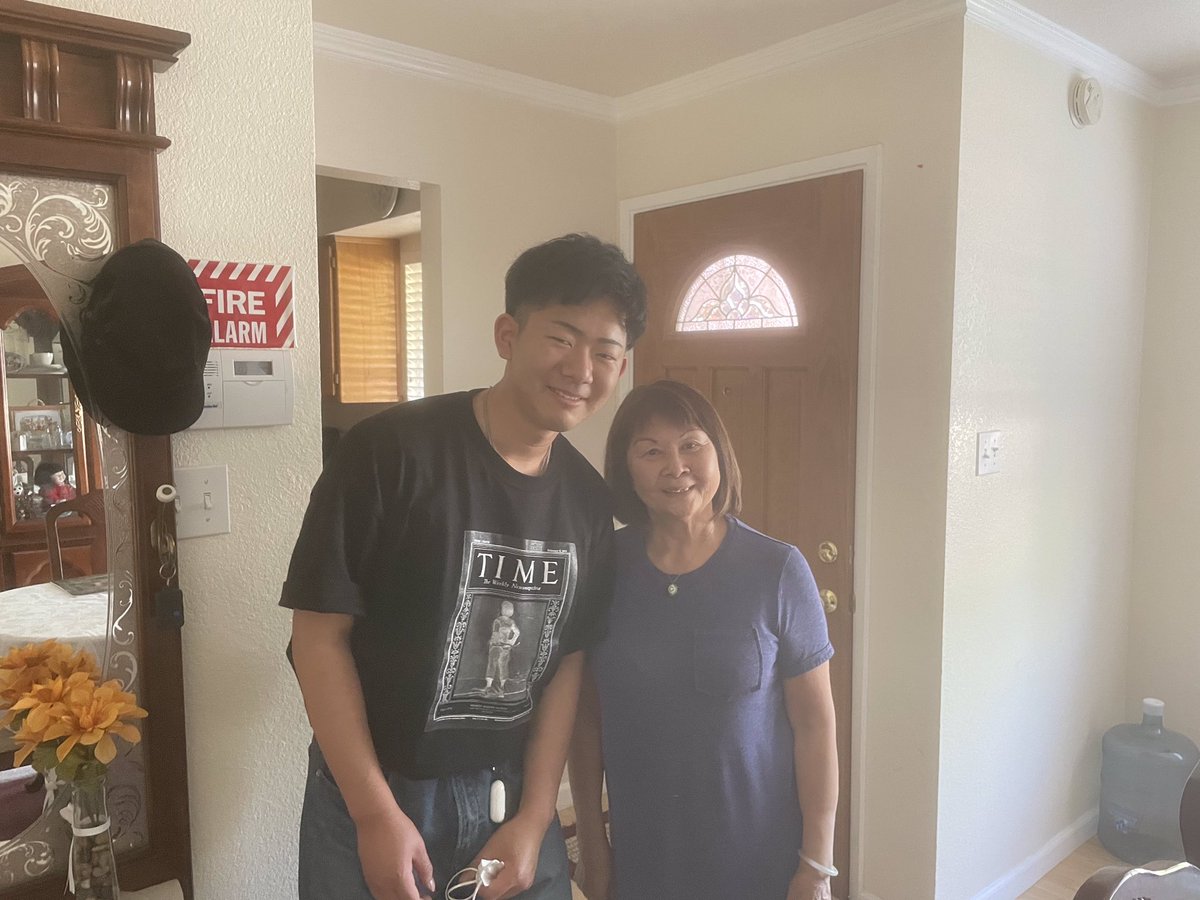 YesMerced's tweet image. Two students from Japan arrived in Merced today. They’ve been taking online classes more than a year. We are glad they are finally here! @yes_esl @mercedcollege #homestay #mercedcollege