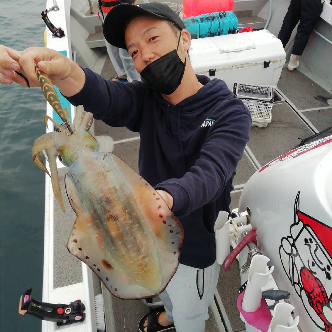 九三丸 エギング 状況変わって少人数で数釣り 1 3k 1 2k 32杯 竿頭様７杯 明日もまだ空きあります T Co Kdqaiu2tsy フォロー いいね Rtをお願いします 九三丸 福岡 博多 天神 都心よりすぐ 遊漁船 釣り船 ルアー船 エギング船