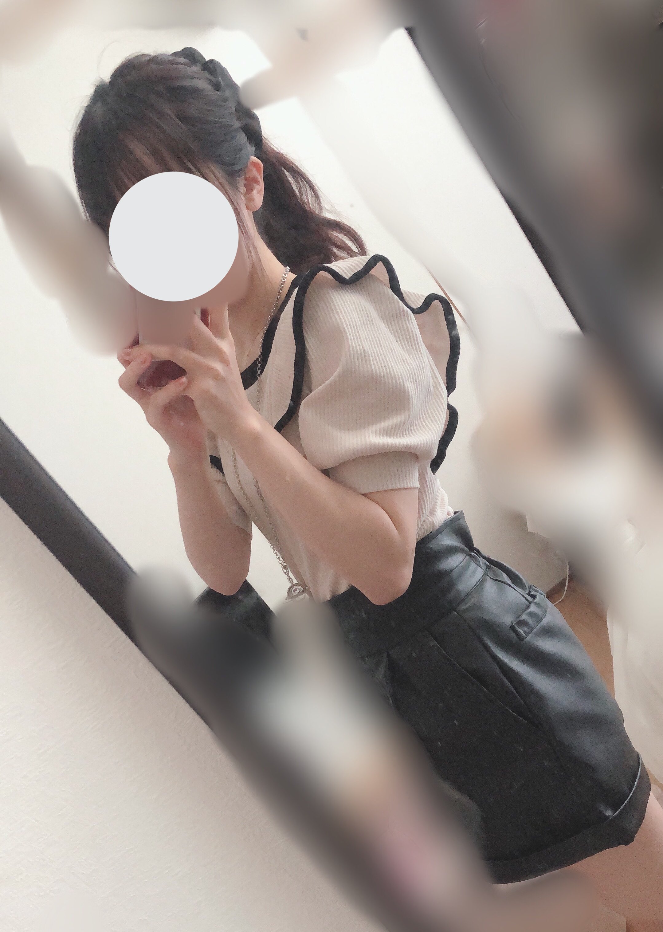 らりるれろ Grlレポ レザーのショートパンツとビッグシュシュと合わせても可愛かっ たので 配色パイピングフリルテレコリブトップス Sf615 さらにおすすめ 安くて可愛いgrlを体現したトップス T Co Fwo2rrtxk6 Twitter