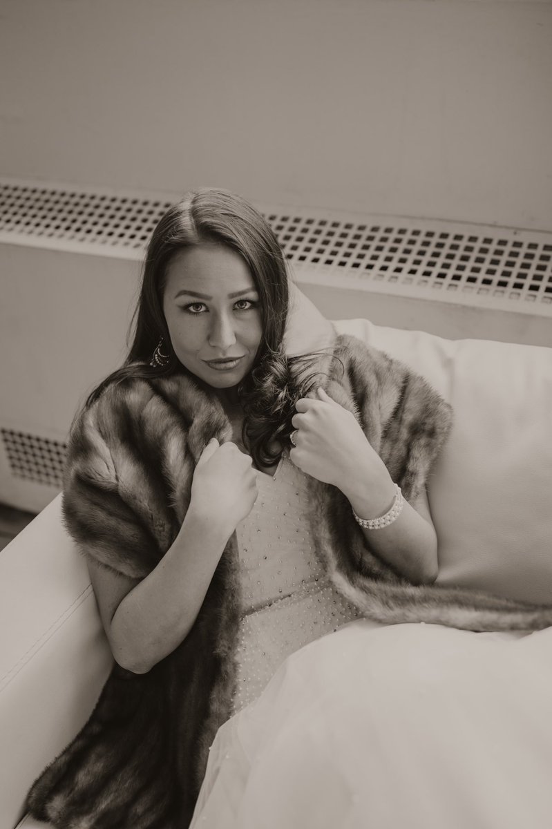 jesssssirae's tweet photo. More photos from a recent bridal shoot for Previosuly..Adorned 📸👗 
#photoshoot #notengaged #clevelandmodel #clevelandbridal 

📸: Emily Ruth https://t.co/wo3DAsvMFE