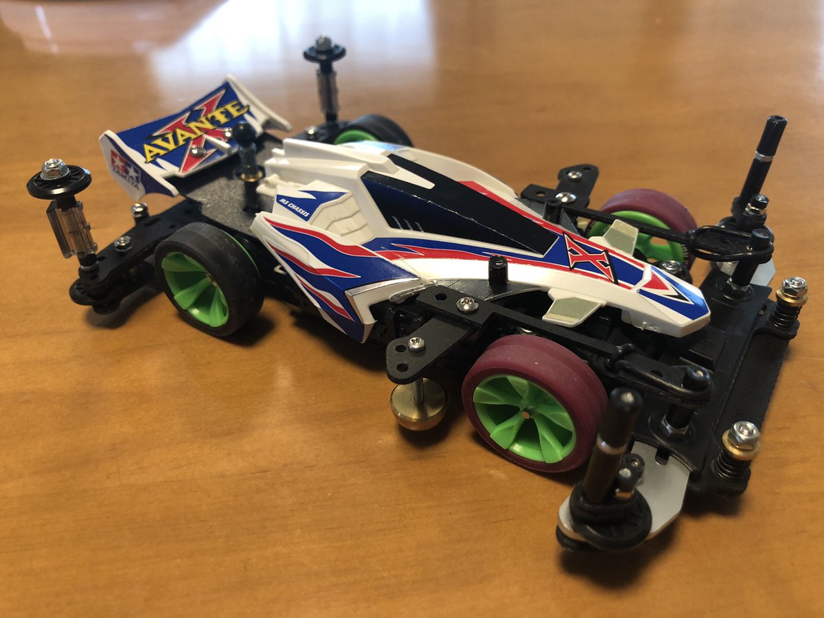 07Fc3c's tweet image. 子供と一緒に久々のミニ四駆復帰！
まだまだ調整頑張るぞ〜