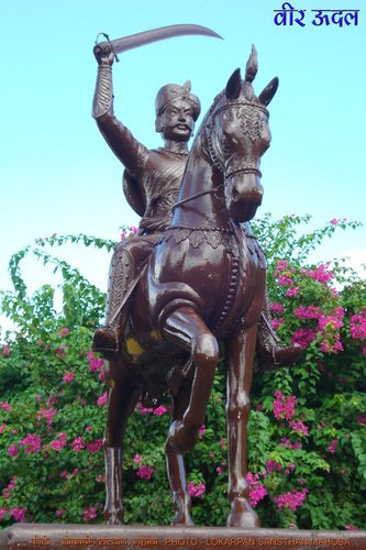 UnstoppableSid1's tweet photo. The stories of the brave warriors like Alha Udal should find a place in our history so that the youth of today can know about the valor of these two Rajput brothers.
@myogiadityanath 
#RajputyoddhaAalhaUdal 
#RajputyoddhaAalhaUdal 
#RajputyoddhaAalhaUdal https://t.co/ljJIhIBYt6