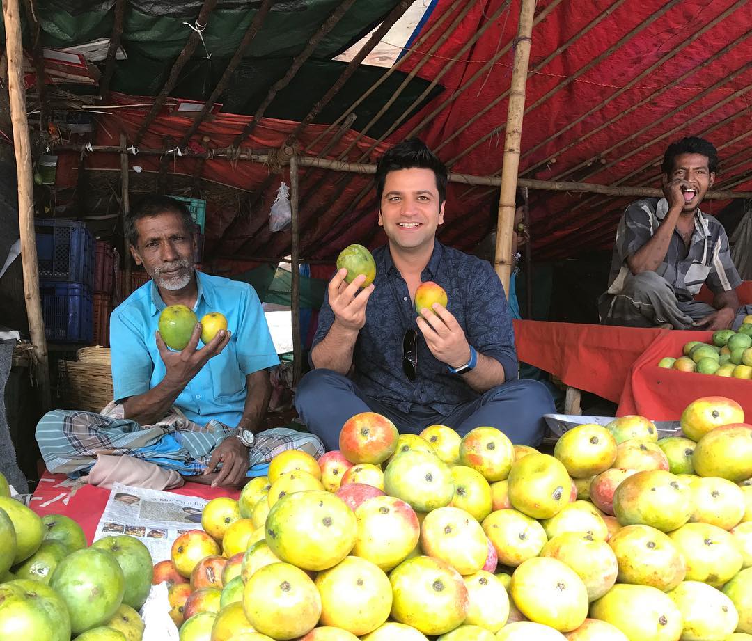 It's mango mania #Mangoes #TravelWithKunal #TuesdayTreatMango #tuesdayvibe #tuesdaymotivations #Oldmemories #Mango #chefkunal #kunalkapur #tuesdaytrivia