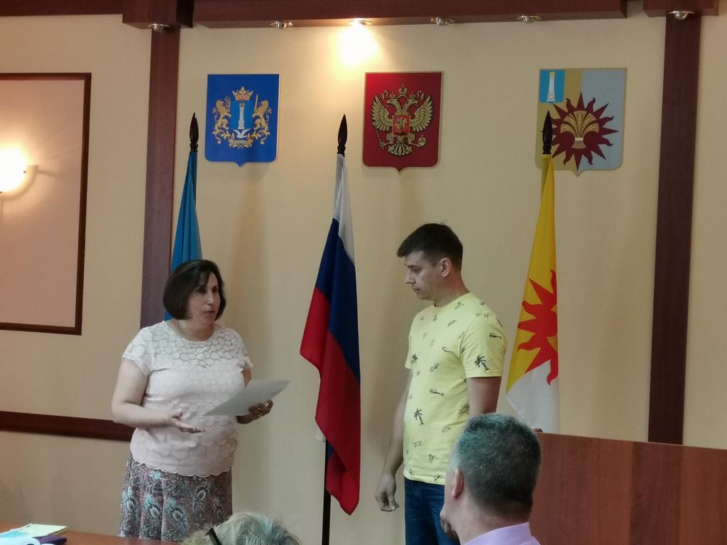 В рамках тематической недели #НацпроектМСП и в предверии Дня российского предпринимательства награждаем предпринимателей района