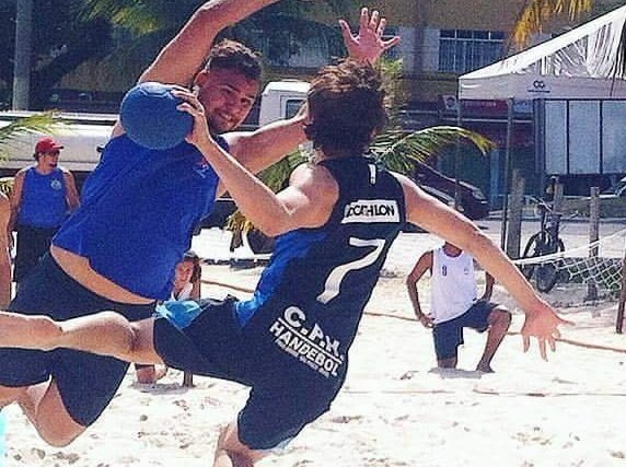 CPHbeachPG's tweet photo. 🤾🏽‍♂️ Handebol de Praia
⚽ Terça-feira / Quinta-feira / Sábado
🌴 Treinamento Masculino
🌊 Praia da Mirim, PG
⌚ 15h30 / 15h30 / 14h30
😷 Seguindo Protocolos Sanitários
🇪🇪 #cphbeachpg https://t.co/VtQ0jePL62