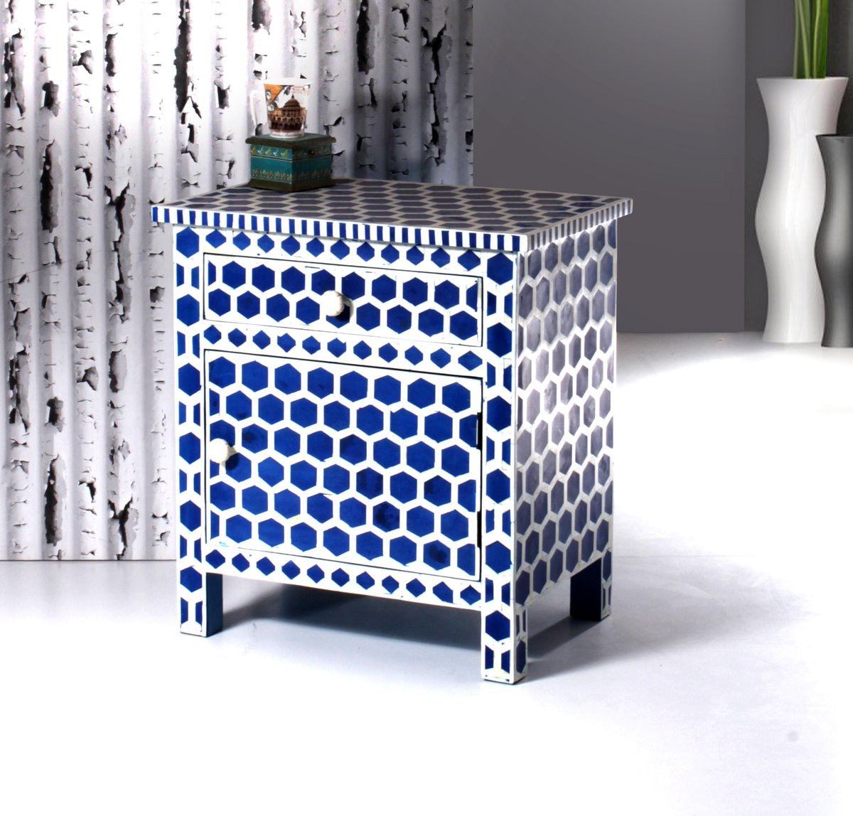 aifboneinlay17's tweet image. Crafted with excellence...!!!

2 Drawer Chest...
.
.
.
.
.
.
.
.
#chestdrawers #drawerchest #drawercabinet #chestdrawermurah #chestdrawer #sideboardmalaysia #almarikayu #cupboard  #boneinlay #boneinlayfurniture #boneinlaytray #boneinlaysidetable #interior #inlayfurniture