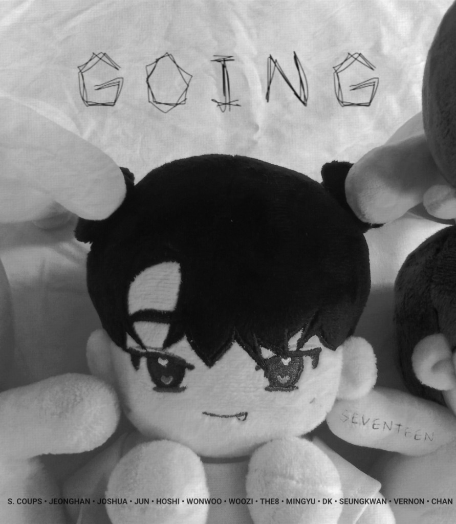 Jeonghany_17's tweet photo. @xingxingph @pledis_17 안녕하세요. 민민입니다~ (Min-min) 

I  love spending time with my brothers except Ash because he always makes me clean up our room 😭 kidding. I am my mom's long lost baby but still find my way home~ I hope you give me lots of love😘

@pledis_17  #AnnyeongSVTDolls https://t.co/aWzYvAzEMz