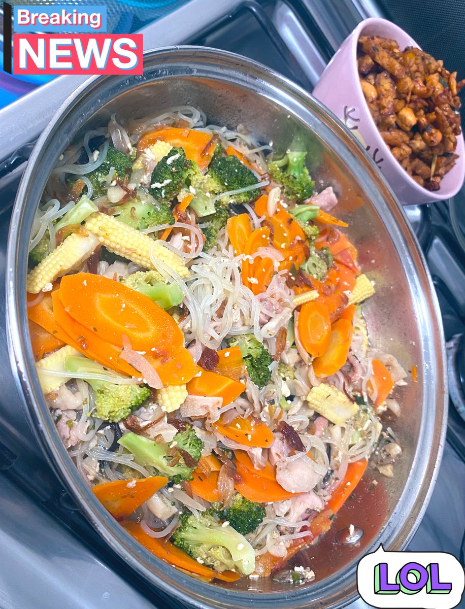 IndahRazaad's tweet photo. So productive last 2 days at kitchen lol ๐คญ
#capcay
orek kering #tempe with #cashew
Lunch menu from #MyKitchen
โ and gonna be ifthar menu for me ๐ https://t.co/srTwUs36Uz