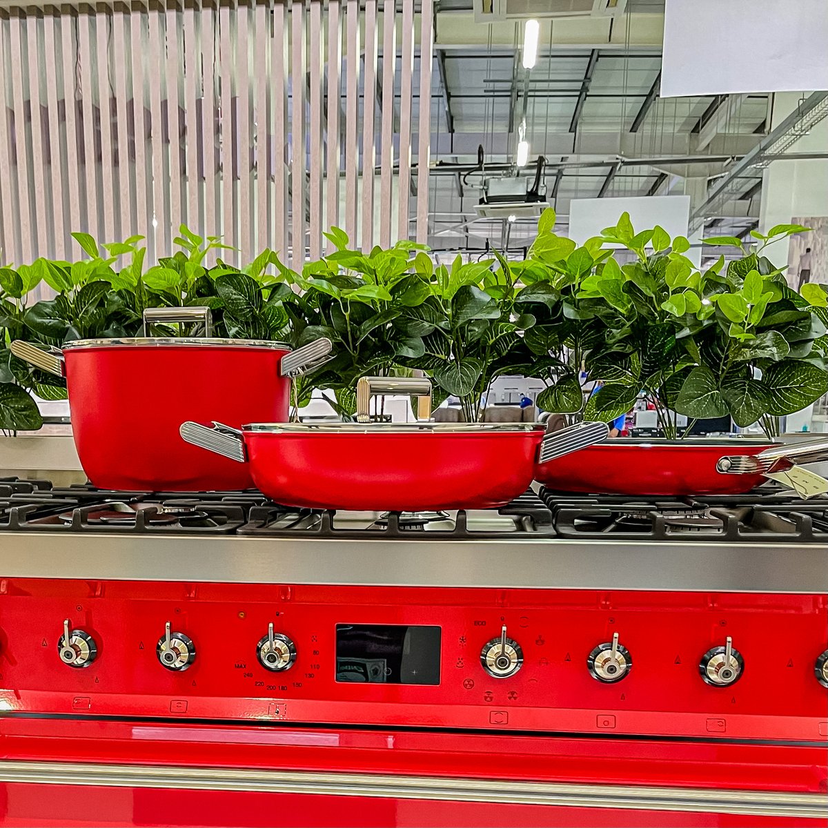 HirschHomestore's tweet photo. Create matching moments between your cookware and your stove with @smegsouthafrica 🤩 We love this red hot combo 🔥
Shop the range now --> https://t.co/UQNYZKxRXX
#HirschsHomestore #TrustedSince1979 https://t.co/r9lsX9QVTQ