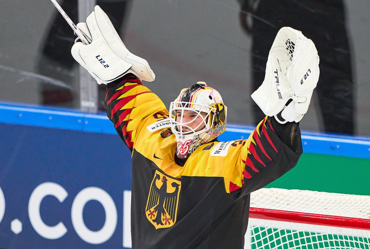 SPORT1 Public Relations (@sport1_pr) on Twitter photo Die passenden Zahlen zu einem großen Eishockey-Abend: Beim historischen Sieg von <a href="/deb_teams/">Deutscher Eishockey-Bund</a> vs 🇨🇦 knackt <a href="/SPORT1/">SPORT1</a> erstmals bei dieser #EishockeyWM die Millionenmarke. Im Schnitt waren 1,03 Mio. Zuschauer dabei, in der Spitze über 1,5 Mio. MA bei 3,4 % (Z3+) #deb #IIHFWorlds 🇩🇪🏒💪🏽 Die passenden Zahlen zu einem großen Eishockey-Abend: Beim historischen Sieg von <a href="/deb_teams/">Deutscher Eishockey-Bund</a> vs 🇨🇦 knackt <a href="/SPORT1/">SPORT1</a> erstmals bei dieser #EishockeyWM die Millionenmarke. Im Schnitt waren 1,03 Mio. Zuschauer dabei, in der Spitze über 1,5 Mio. MA bei 3,4 % (Z3+) #deb #IIHFWorlds 🇩🇪🏒💪🏽