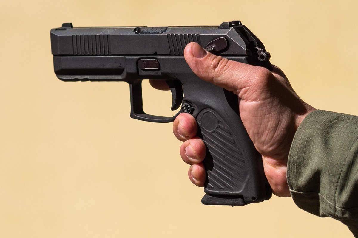 RussianPatrio17's tweet photo. The #Russian Defense Ministry has started mass procurement of the newest #Udav pistols https://t.co/d1Lch0BrmB