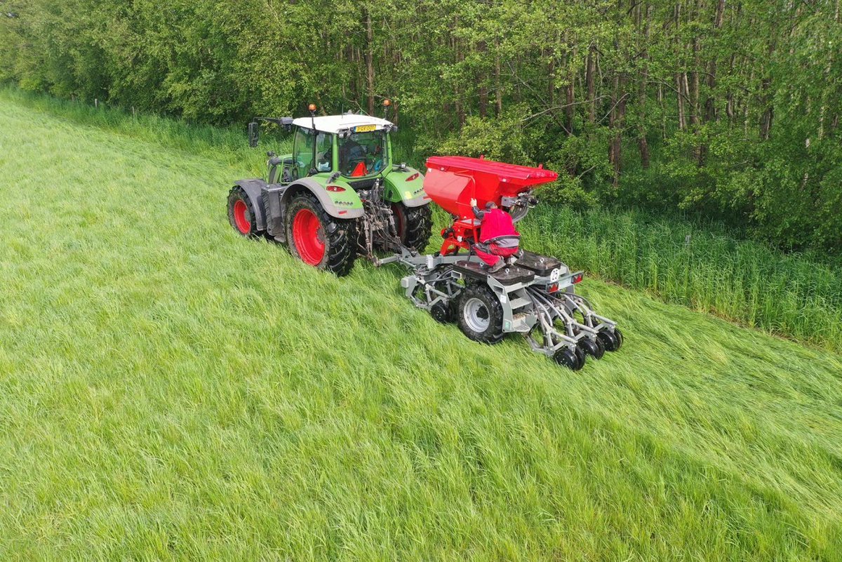 NovagTForce's tweet photo. @NovagTForce demo season 2021 has started in the last few days with our smallest and newest family member, the Novag #TForcePlus 150. After a few rainy days in the Netherlands, we were able to apply a cover crop mix under various conditions.
#gainingground #notill https://t.co/tbaMjDjuUR
