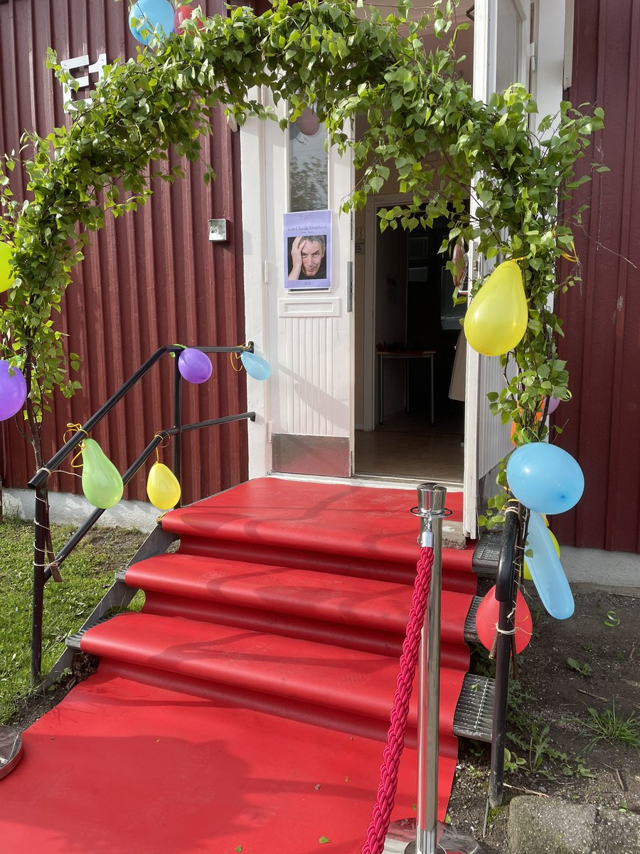 Snart dags för invigning av Hjulsta grundskolas ALMAUtställning #världensalma #alma #hjulstagrundskola